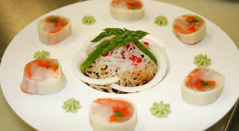 Sashimi Kingdom Roll